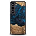 Etui Bewood Unique Neptun z drewna i żywicy na Samsung Galaxy S23 - granatowo-czarne